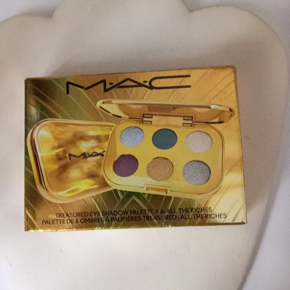 MAC TREASURED EYE SHADOW PALETTE ALL THE RICHES NIB